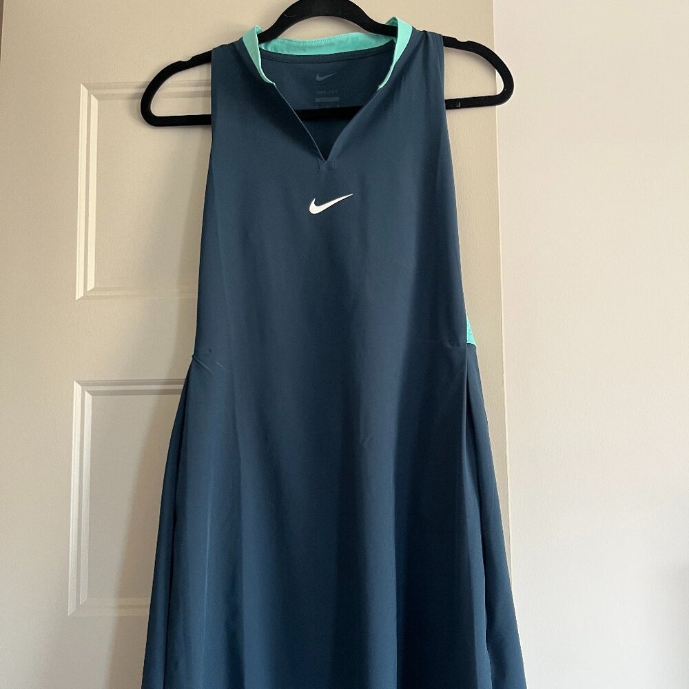 Nike Women's Fall 2024 Advantage Dress Navy Size: M